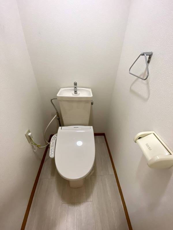 温水洗浄便座で冬でも快適にご利用頂けます。