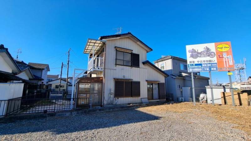 駐車場は建物すぐ手前！２台込み！