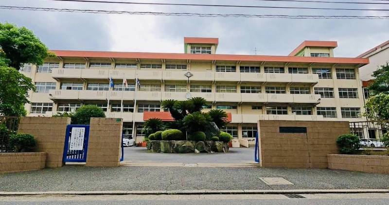 篠崎中学校 徒歩10分／九州歯科大学徒歩10分