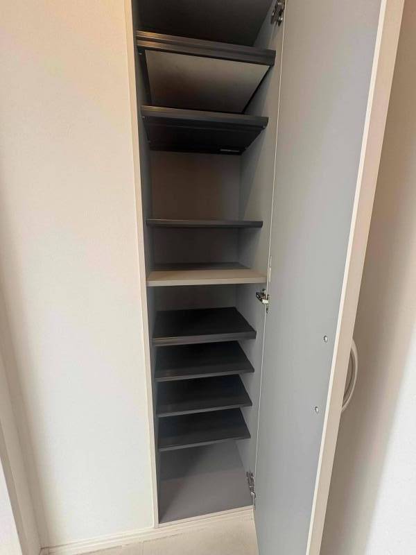 大容量シューズクローゼットあり！靴以外の収納としても使用可能