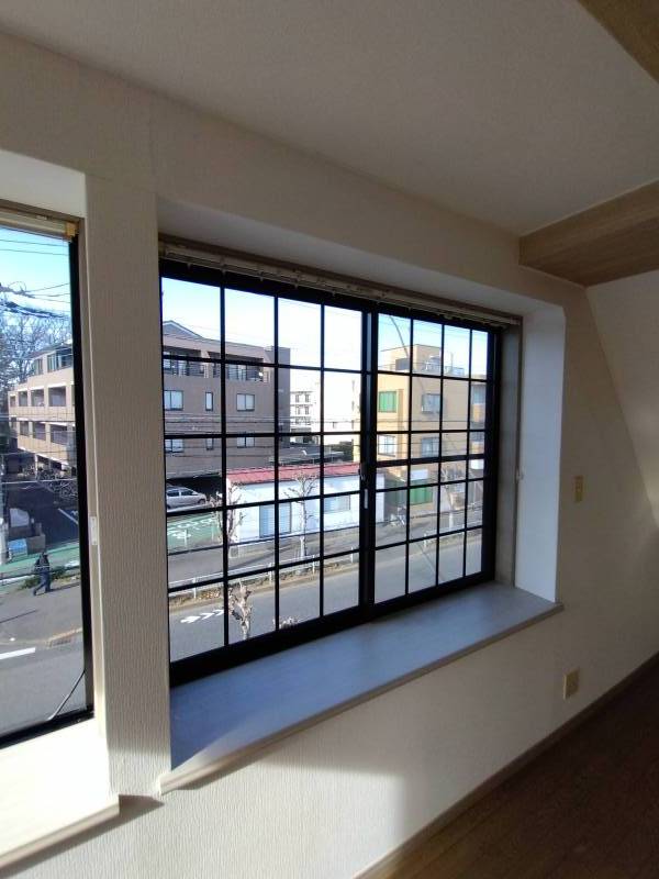 出窓になります