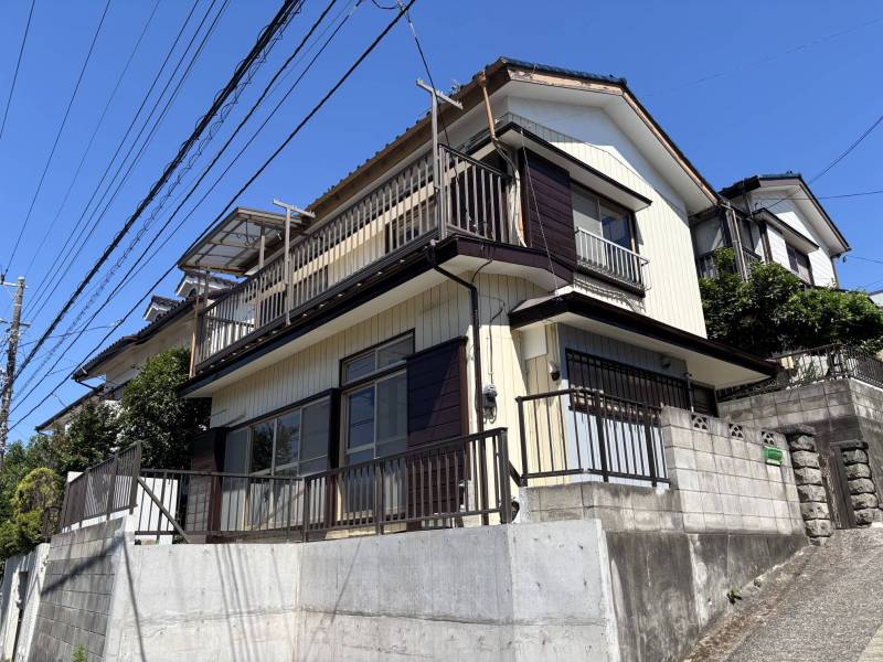 キレイな外観で陽当たり見晴らし最高です！