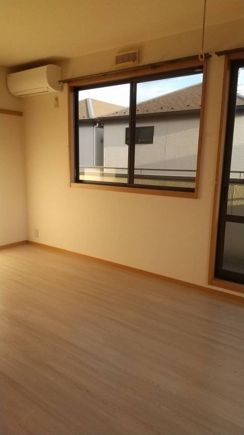 室内です。エアコン付きです。