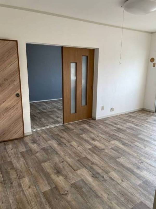 全ての部屋の壁と床を張り替えてあるのでとっても綺麗です♪