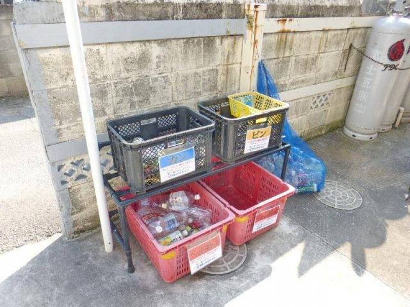 敷地内にゴミステーション完備♪