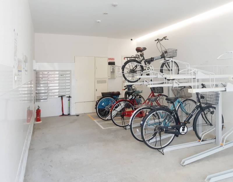 駐輪スペース上段330円/月、下段及び平面550円/月