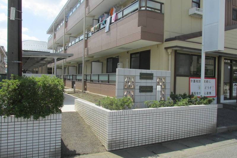 プレジデント深田Ⅰ　東側より