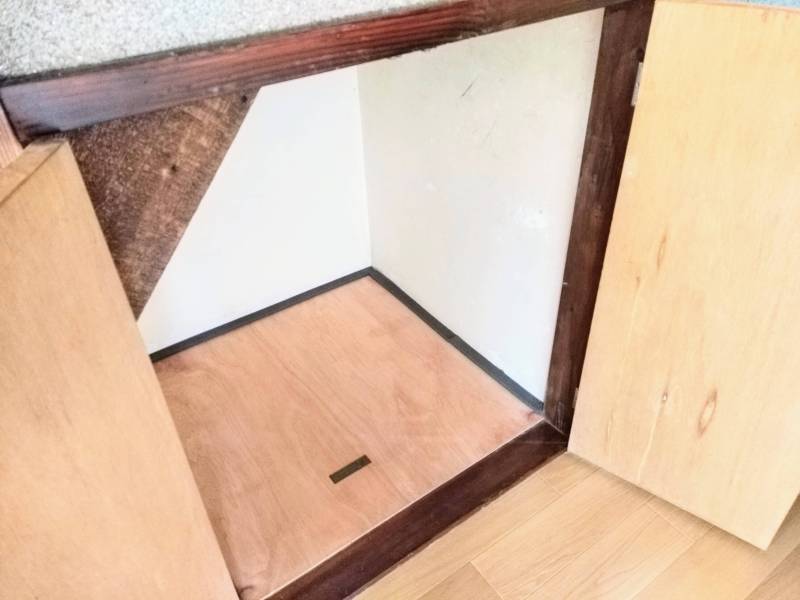 1階階段下収納