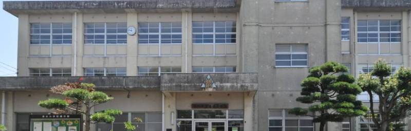 静岡市立清水小学校徒歩１分
子育て世代も安心して暮らせます