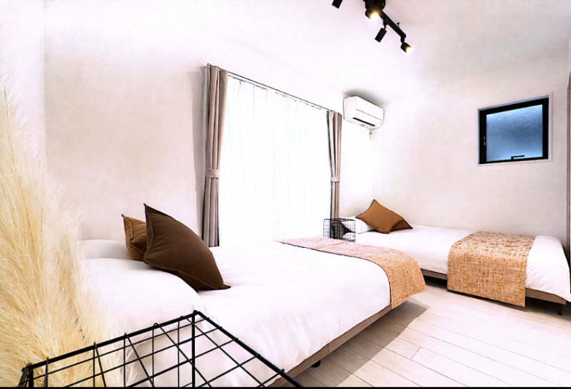 バルコニーに面した明るく雰囲気の良い洋室♫