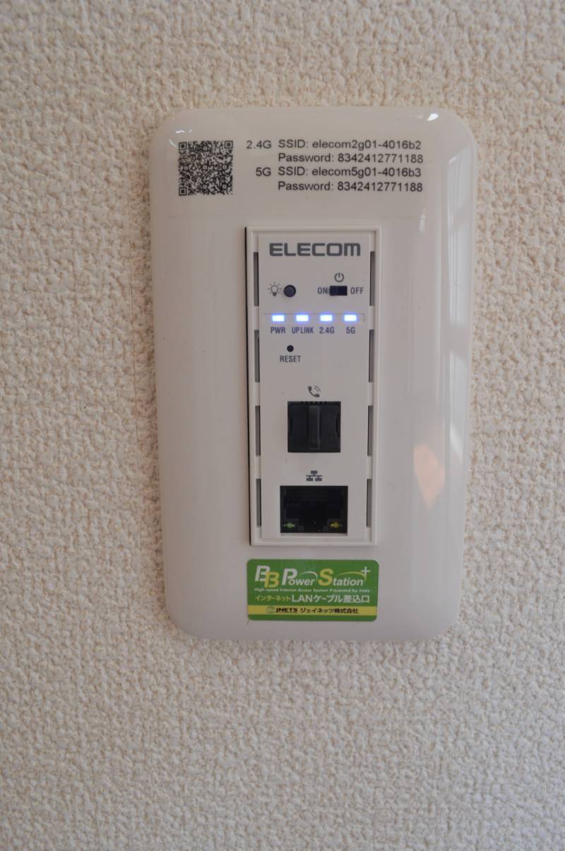 Wi-Fi、有線も可