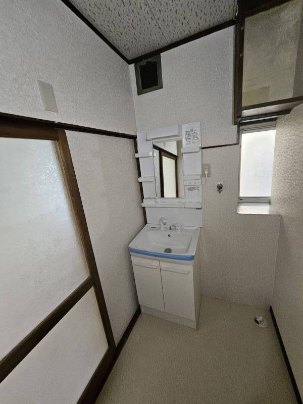 脱衣所＆独立洗面台を新設