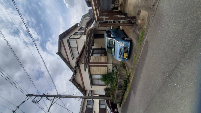 カーポート付き駐車場、広いスーペースで楽々駐車