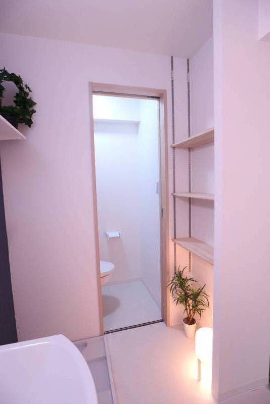 便利な稼働棚付き