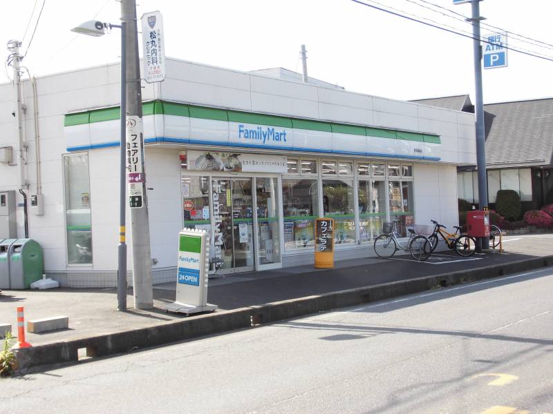 コンビニ徒歩３分です。