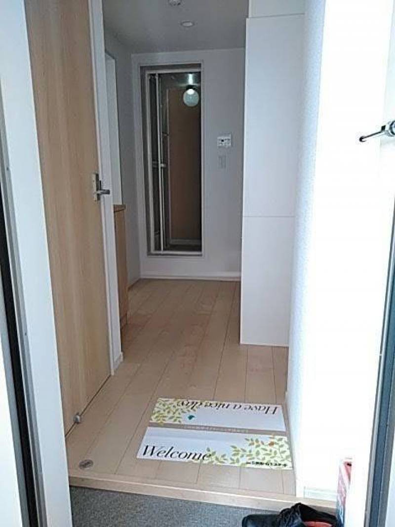 ドアを開けたところからの玄関