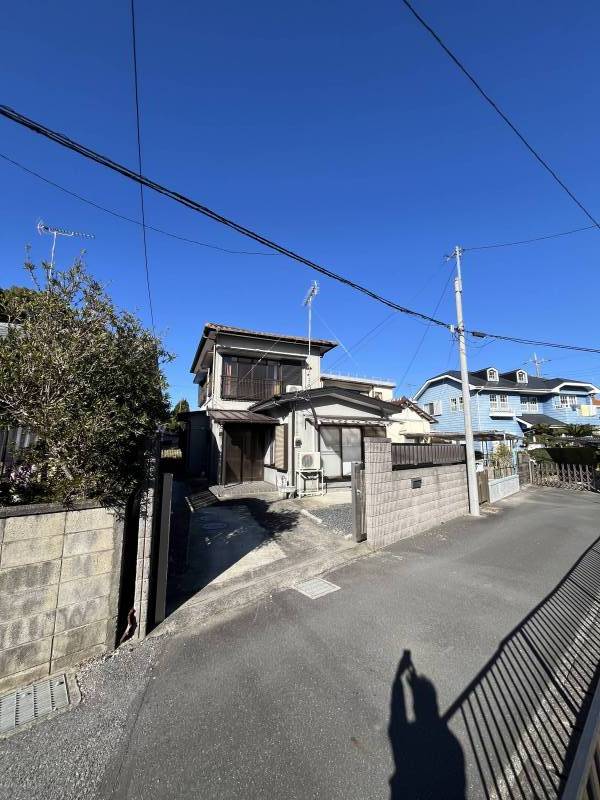 外観、前面道路