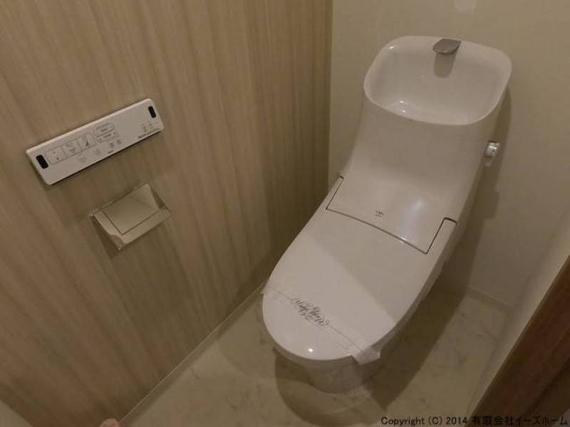 温水洗浄便座付きトイレです。