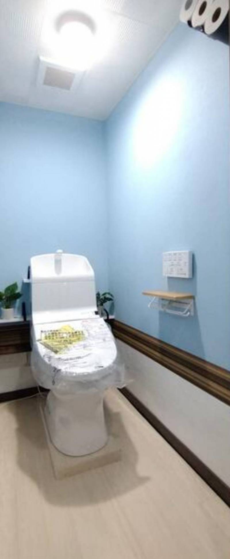 トイレも誰も使ってません！新品の全自動温水洗浄便座です