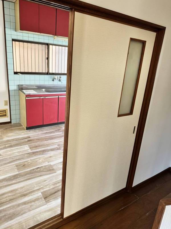 正面のダイニングキッチン