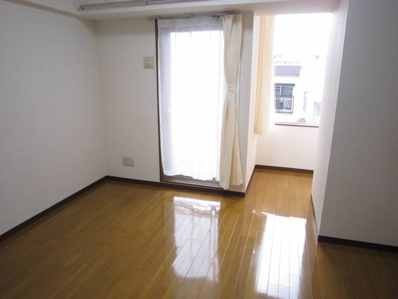 角部屋南向きで周辺に高い建物なし