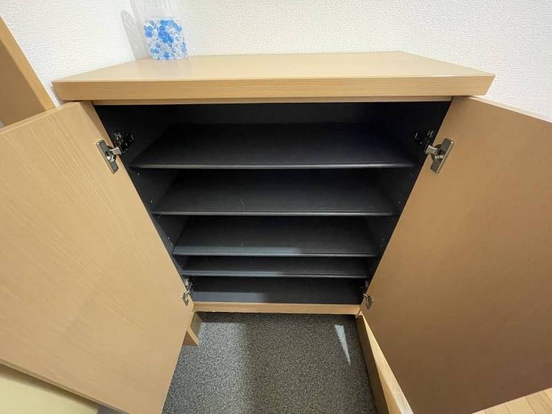 玄関
シューズボックス付き