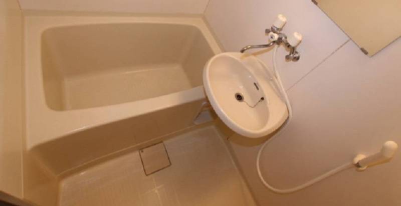 浴室、温水管と水栓は取替済み！
