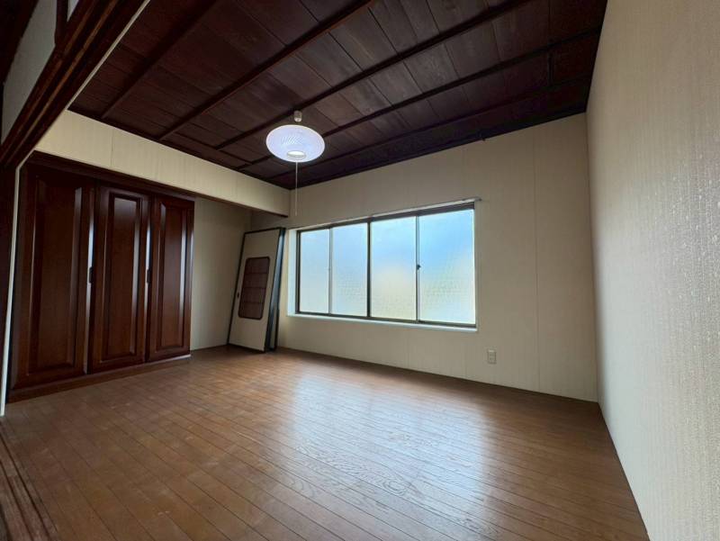 2階の洋室です。
寝室にも◎