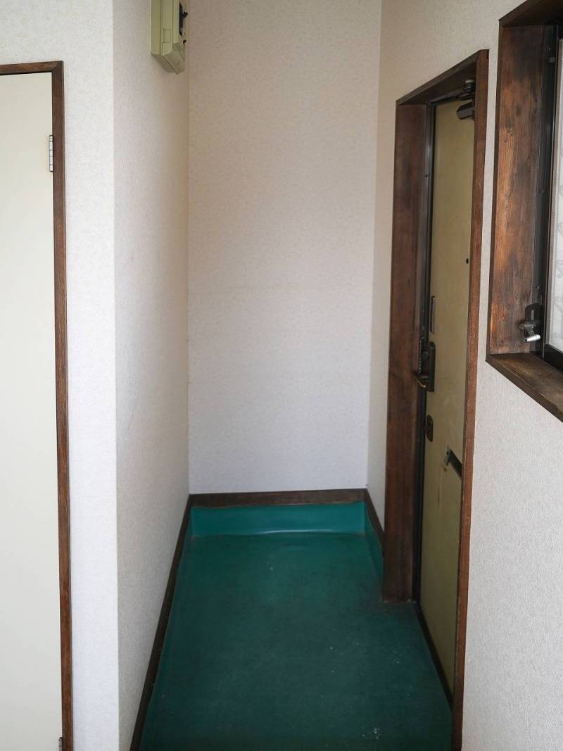 玄関は十分な広さがあり、たくさんの靴が置けます。