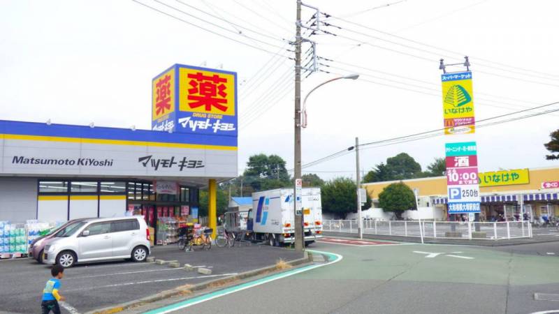 駅前にあります。