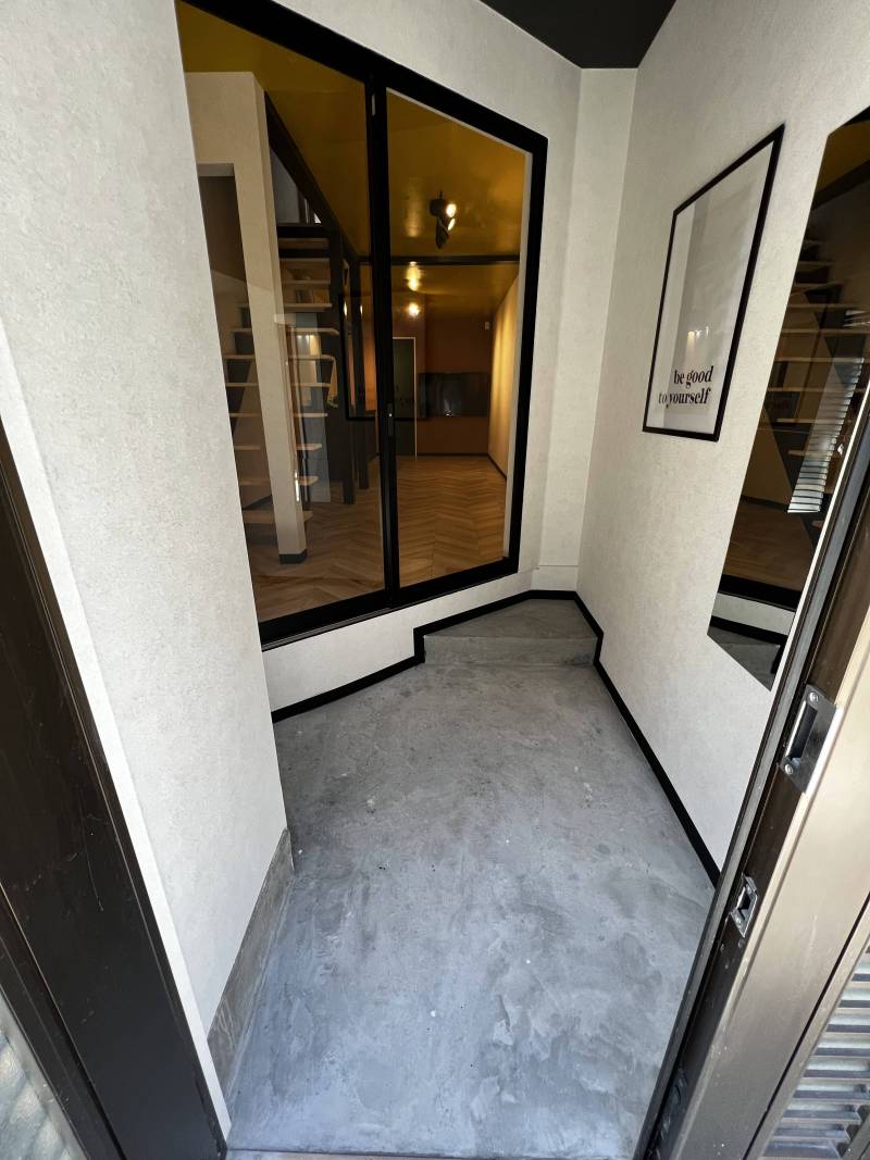 広々玄関で雨の日の自転車置き場としても