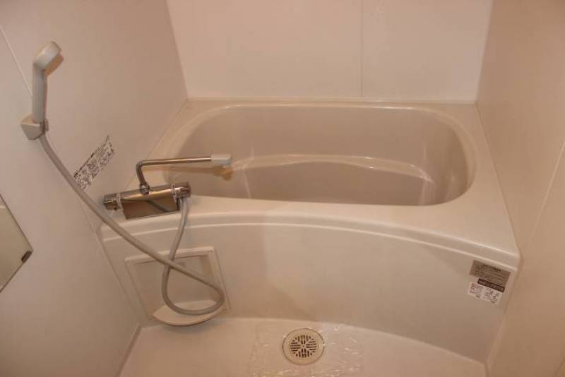 清潔で広々使える浴室です！