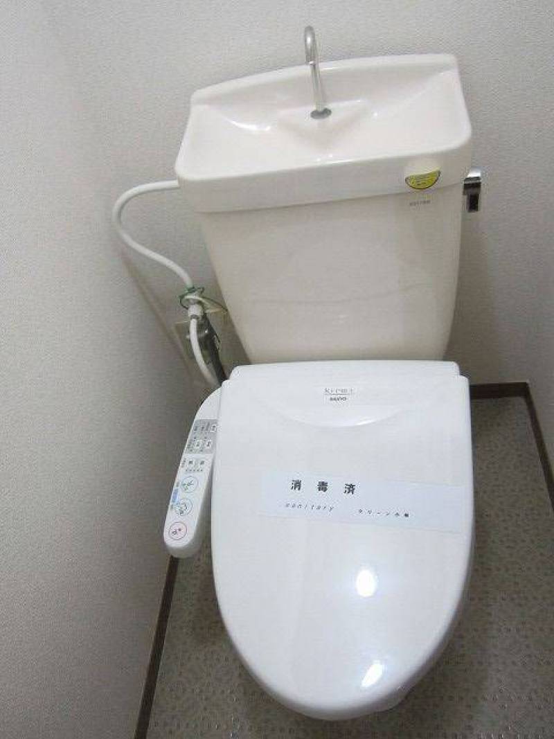 温水洗浄式トイレ
