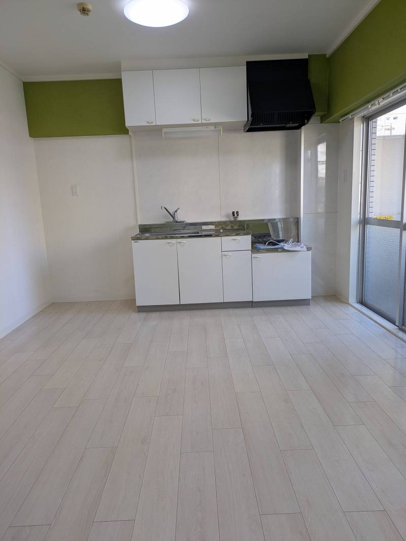 キッチン部分　クリーニング依頼しております〜