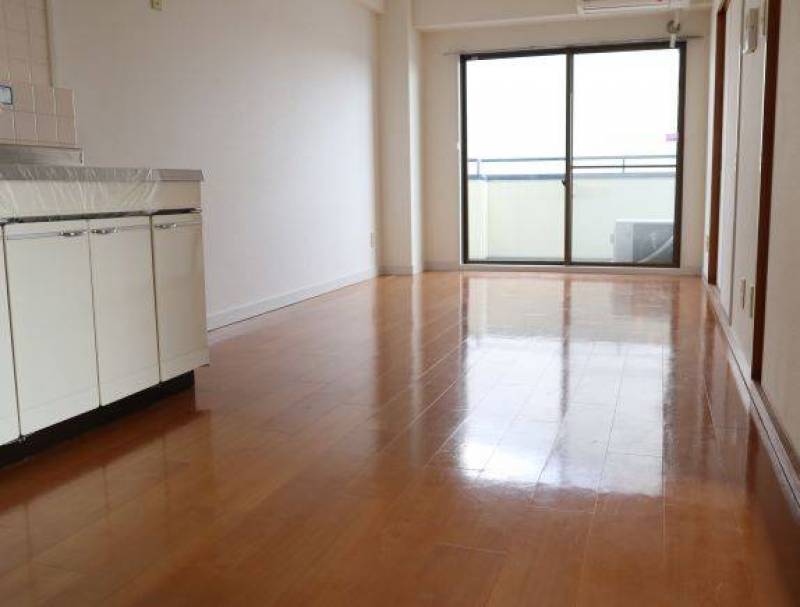 10.5帖
南向き　リビング