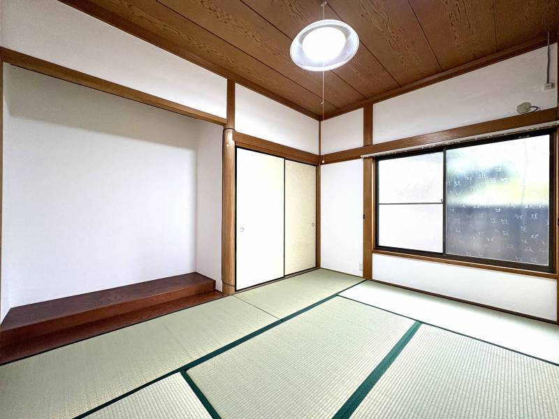 和室6畳です。壁は漆喰です。