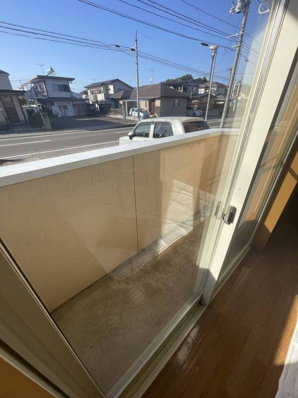 ベランダで洗濯物干せます