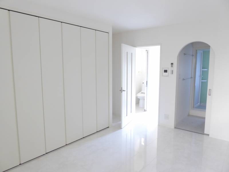 【キッチンは移動パネルです】