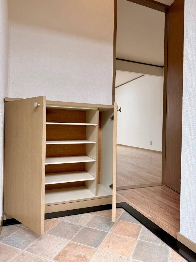 コンパクトでも収納たっぷりな玄関