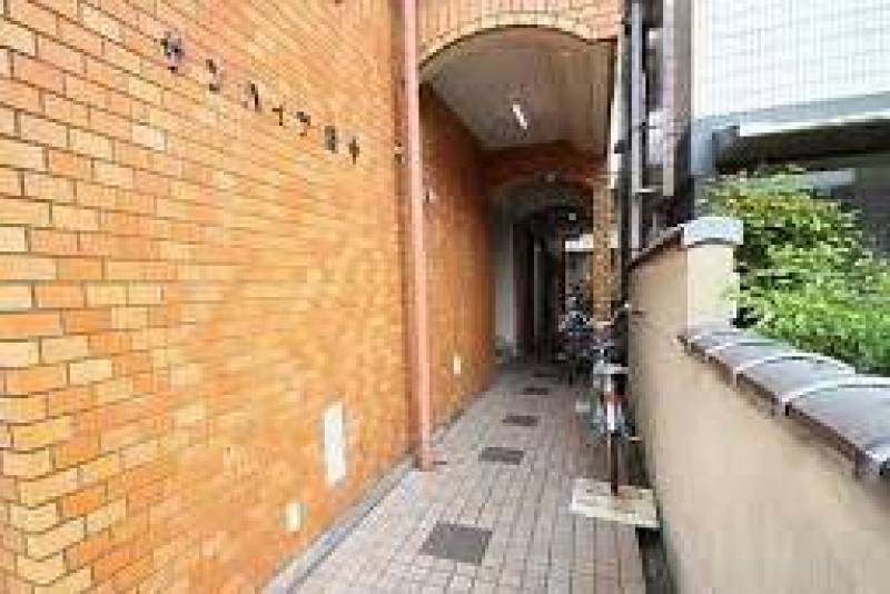 8月にエントランス廻りが斬新に変わります。