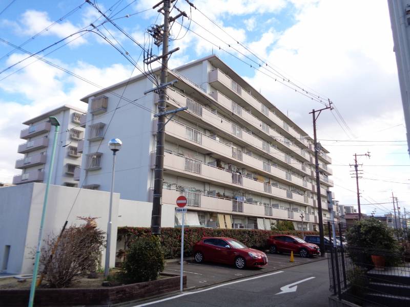 大型の分譲マンションです！