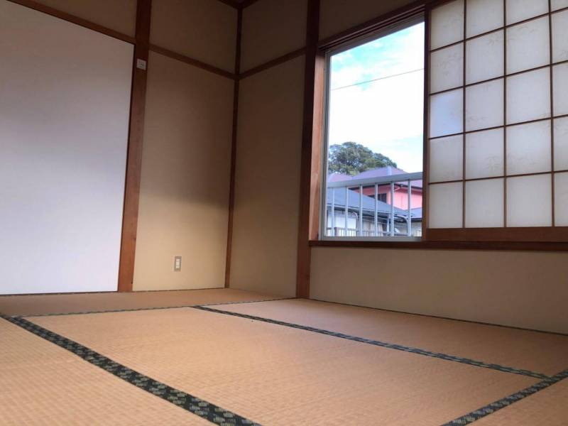 二面採光で明るく開放感のある和室空間です