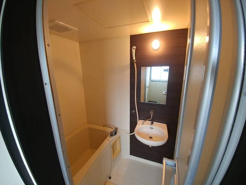 浴室(ダイノック張り)