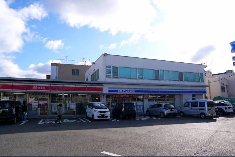 コンビニ／郵便局 徒歩1分！