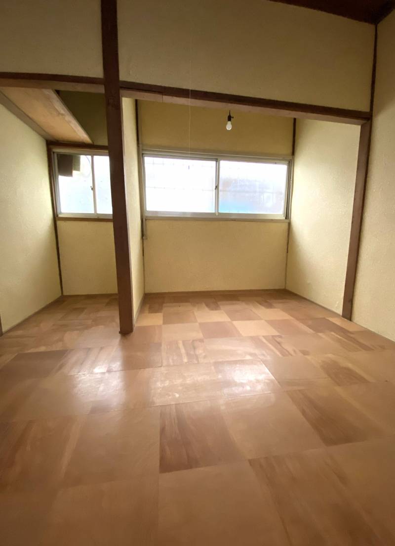 奥の洋室はウォークインクローゼットにすることも可能です。