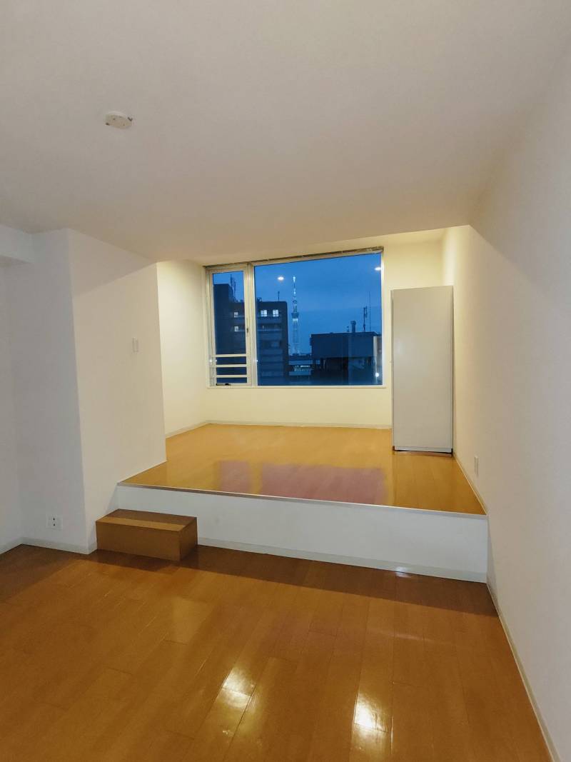大きな窓からスカイツリーの素敵な眺望！感動の夜景！