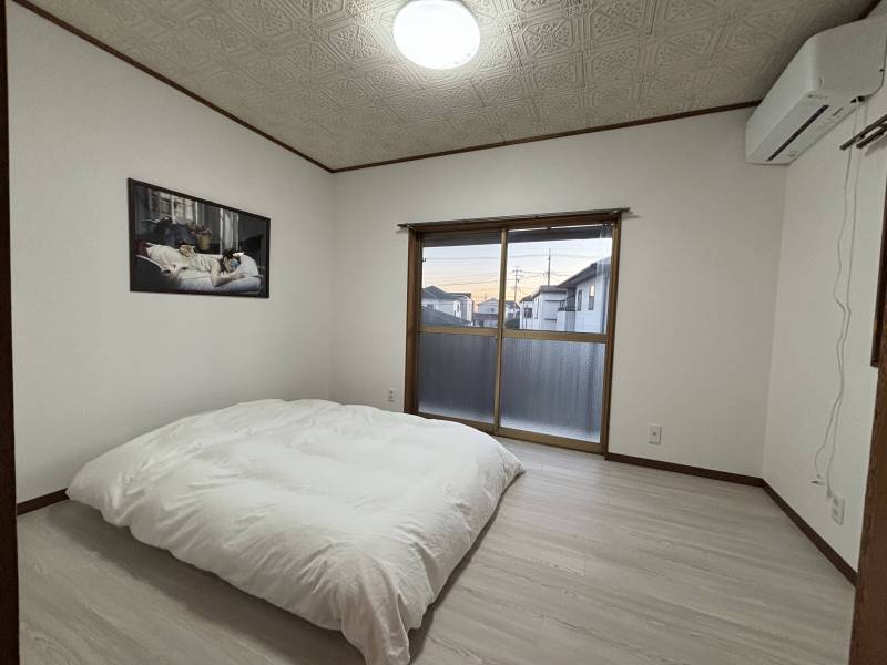 2階の洋室は日当たり抜群でよく眠れますよ！