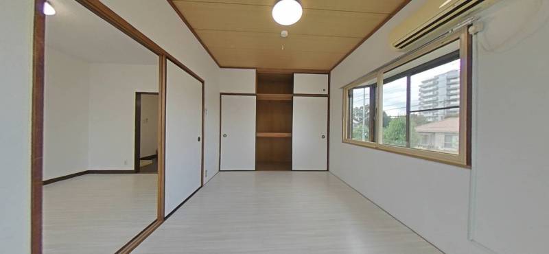 高さのある収納で荷物もたくさん入ります！