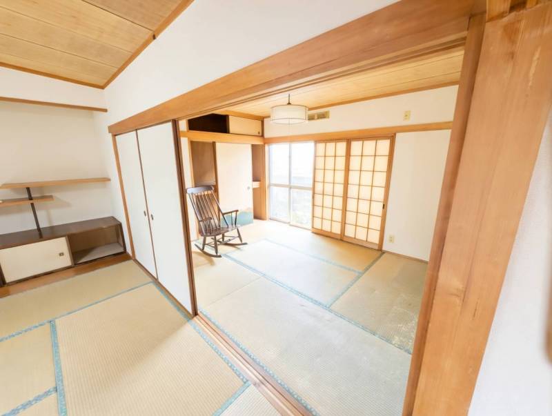 皆大好きゆらゆらチェアー置いてます。