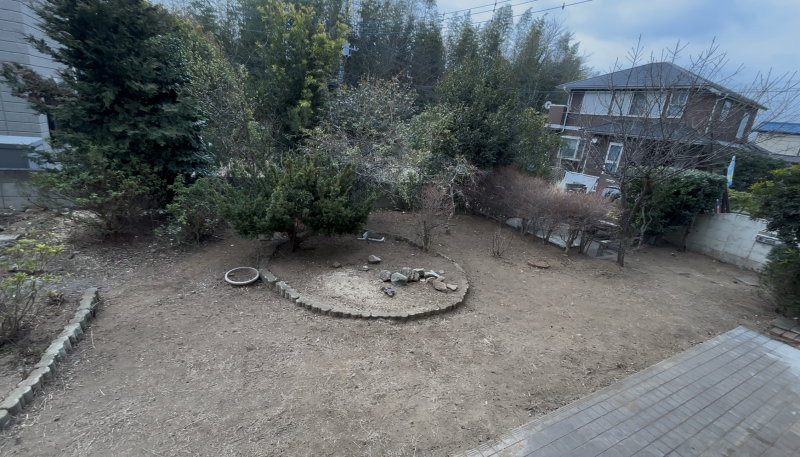 リビングから庭が眺められます♪